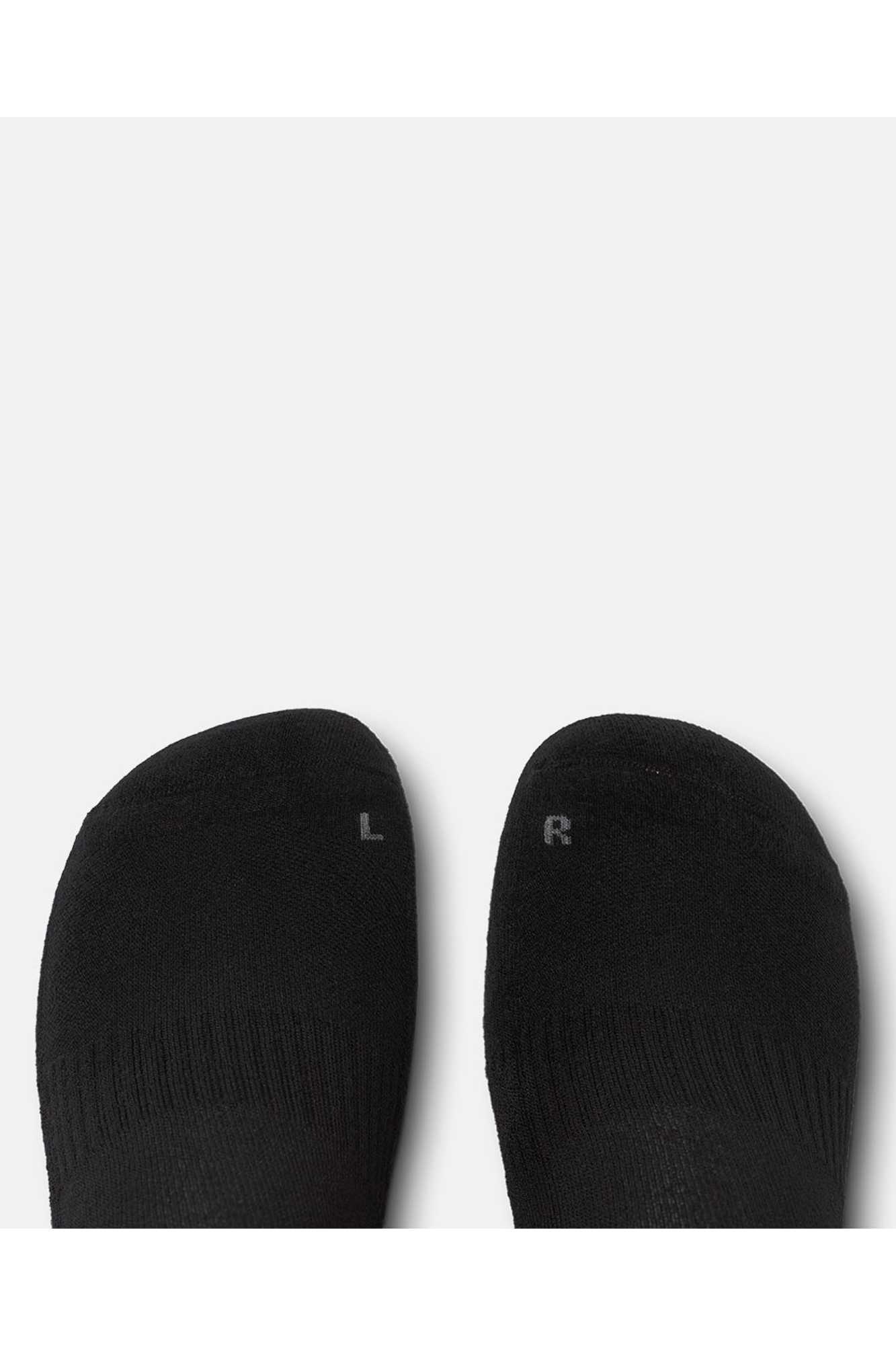 Bløde IQ bambus tennisstrømper i farven sort, åndbare og antibakterielle til aktiv brug.