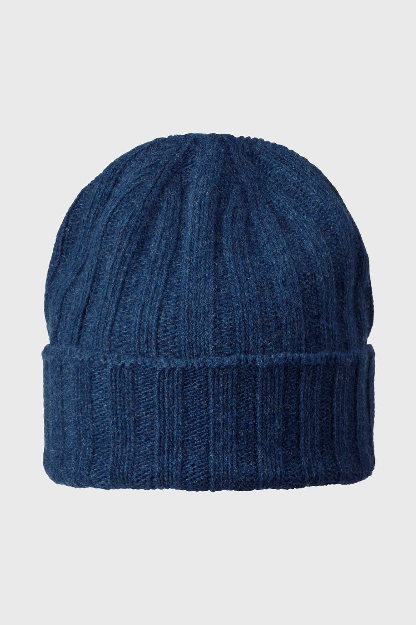 Eksklusiv beanie i cashmere uld i farven jeans, designet til hverdag og fritid med stil.