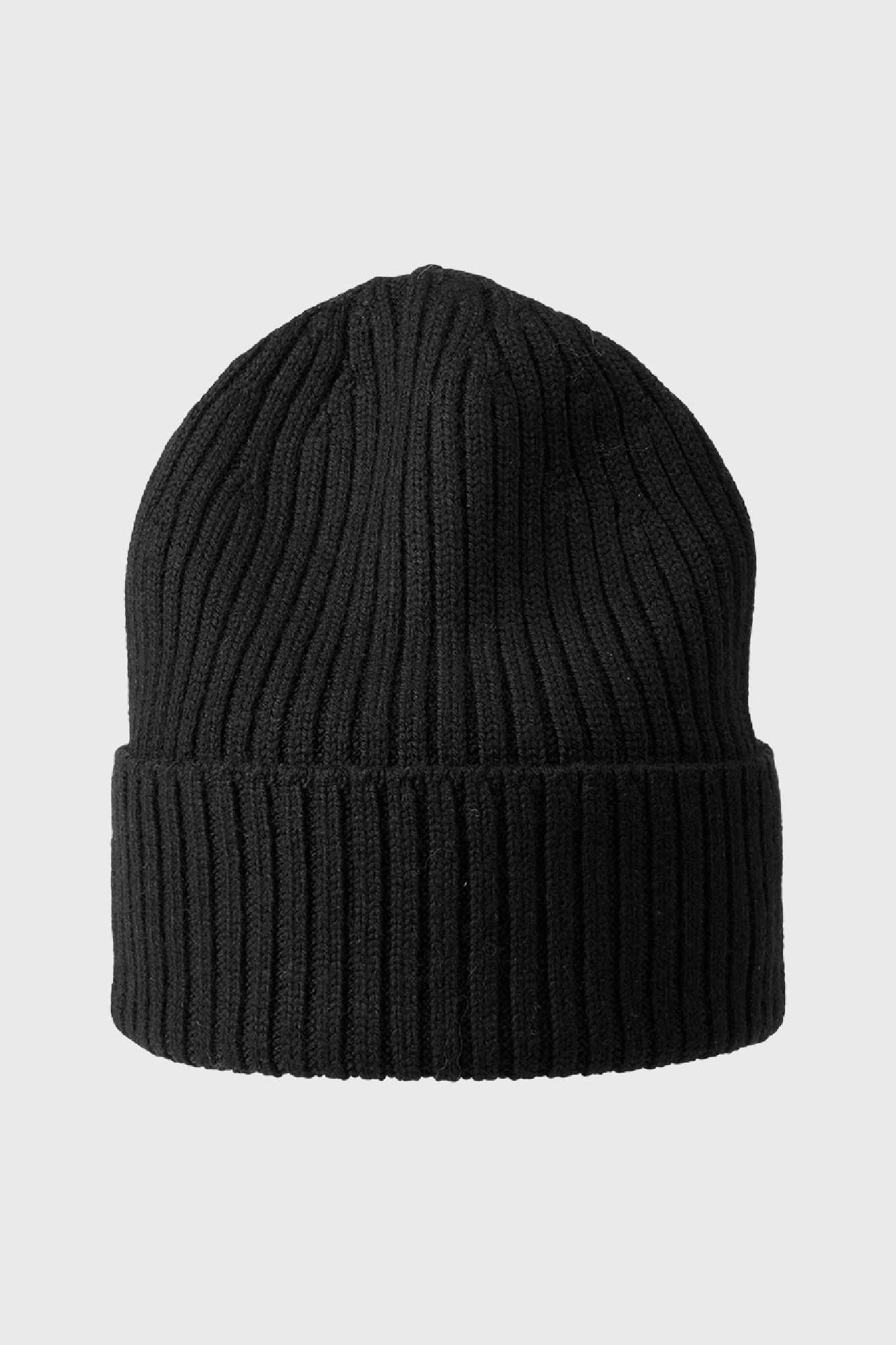 Beanie i merino uld i farven sort, strikket i Italien af 100 % blød og åndbar merinould.