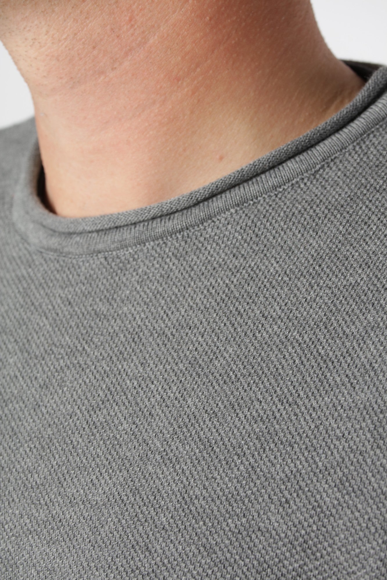 Kronstadt striktrøje Pep i farven Lt Grey Mix i blød bomuld- og polyesterblanding for slidstyrke og komfort
