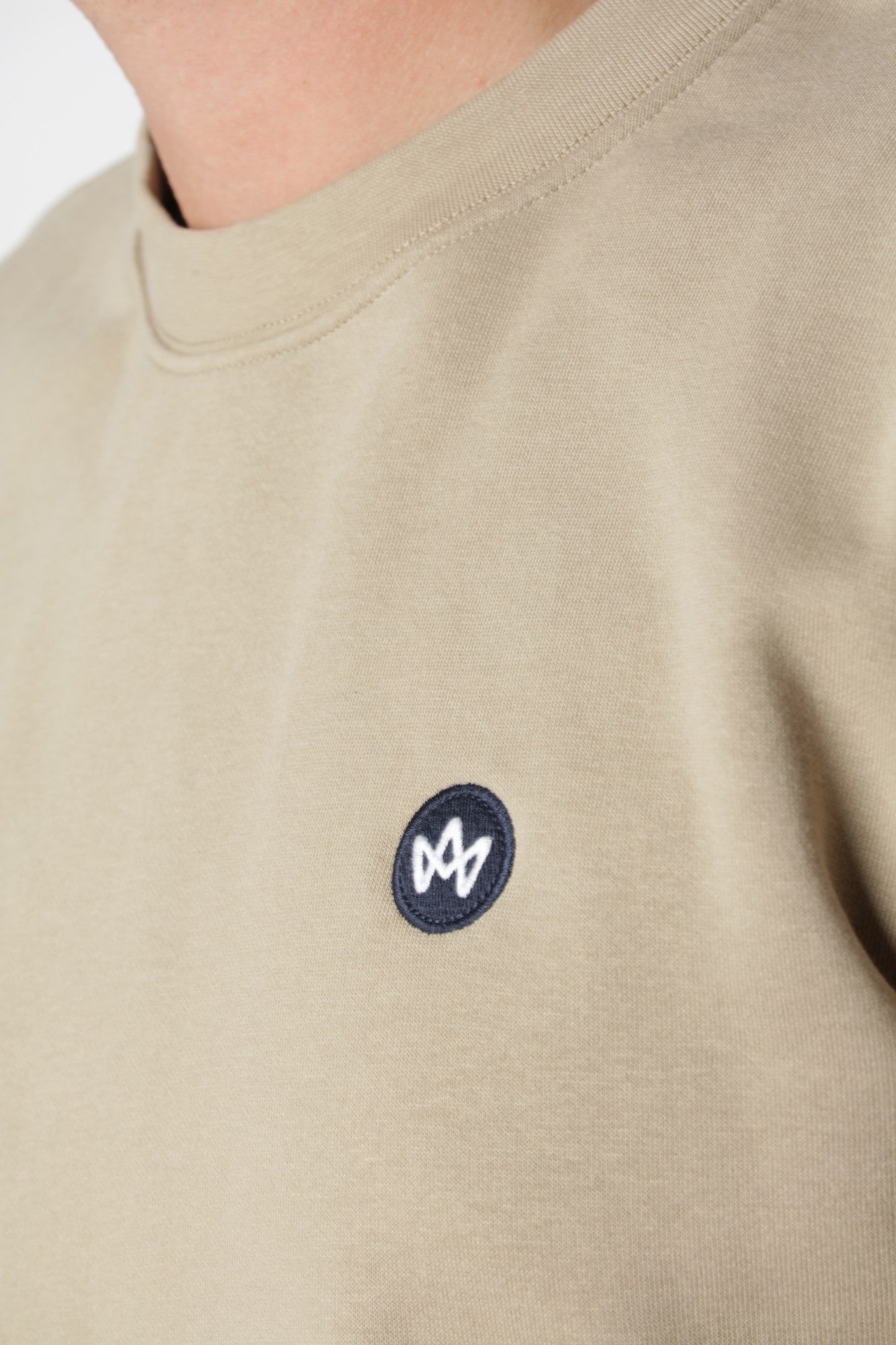 Kronstadt sweatshirt i Chinchilla med afslappet pasform og nedtonet varm tone i stilrent design.