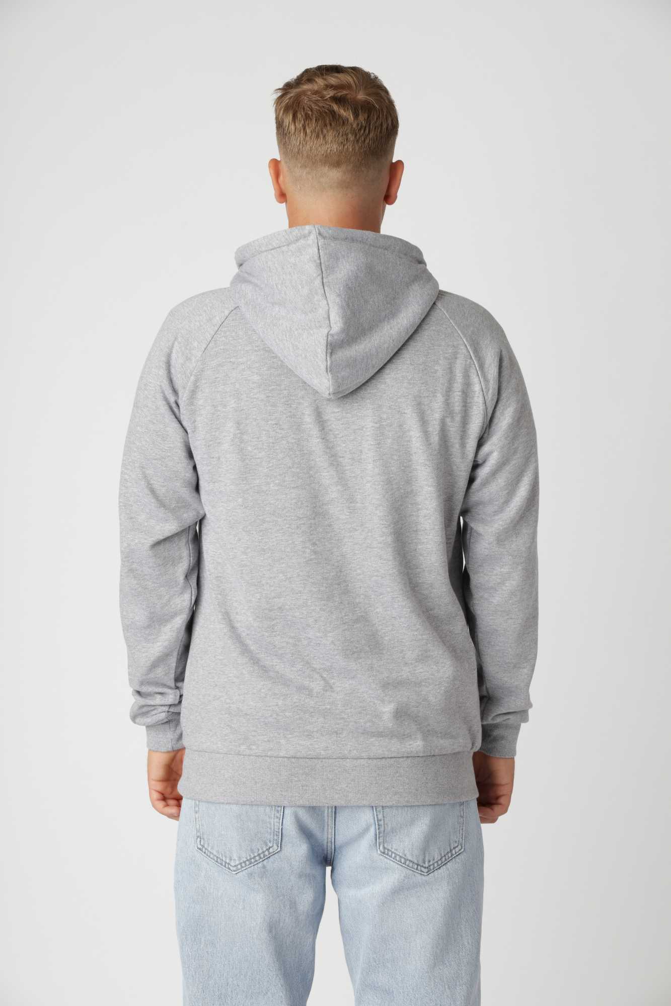 Klassisk basic hoodie i farven Oxford Grey med dobbeltsyet hætte og holdbare ribkanter.