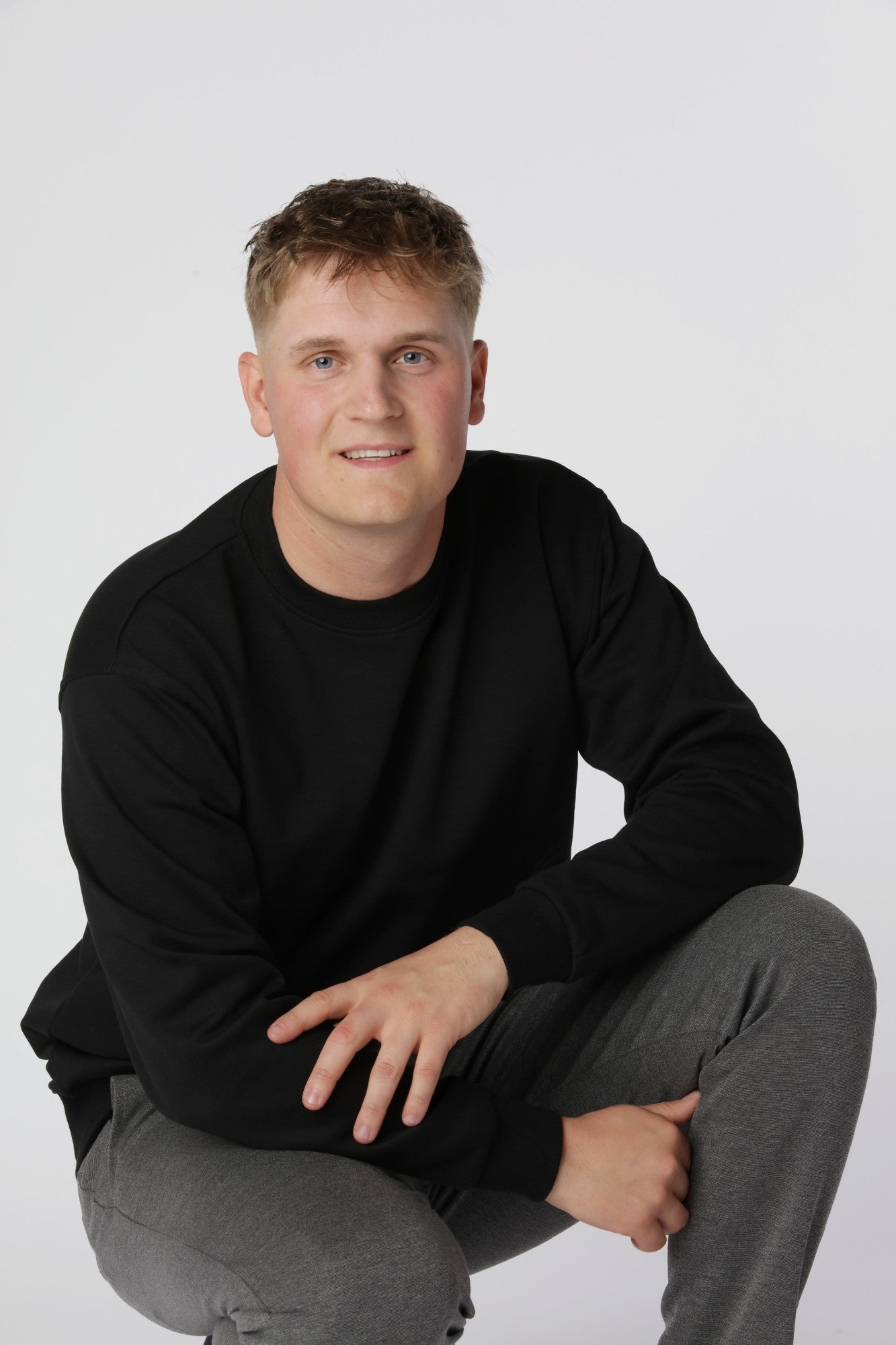 Langtidsholdbar Essential sweatshirt i farven Sort, bygget til hverdagsbrug og fritid