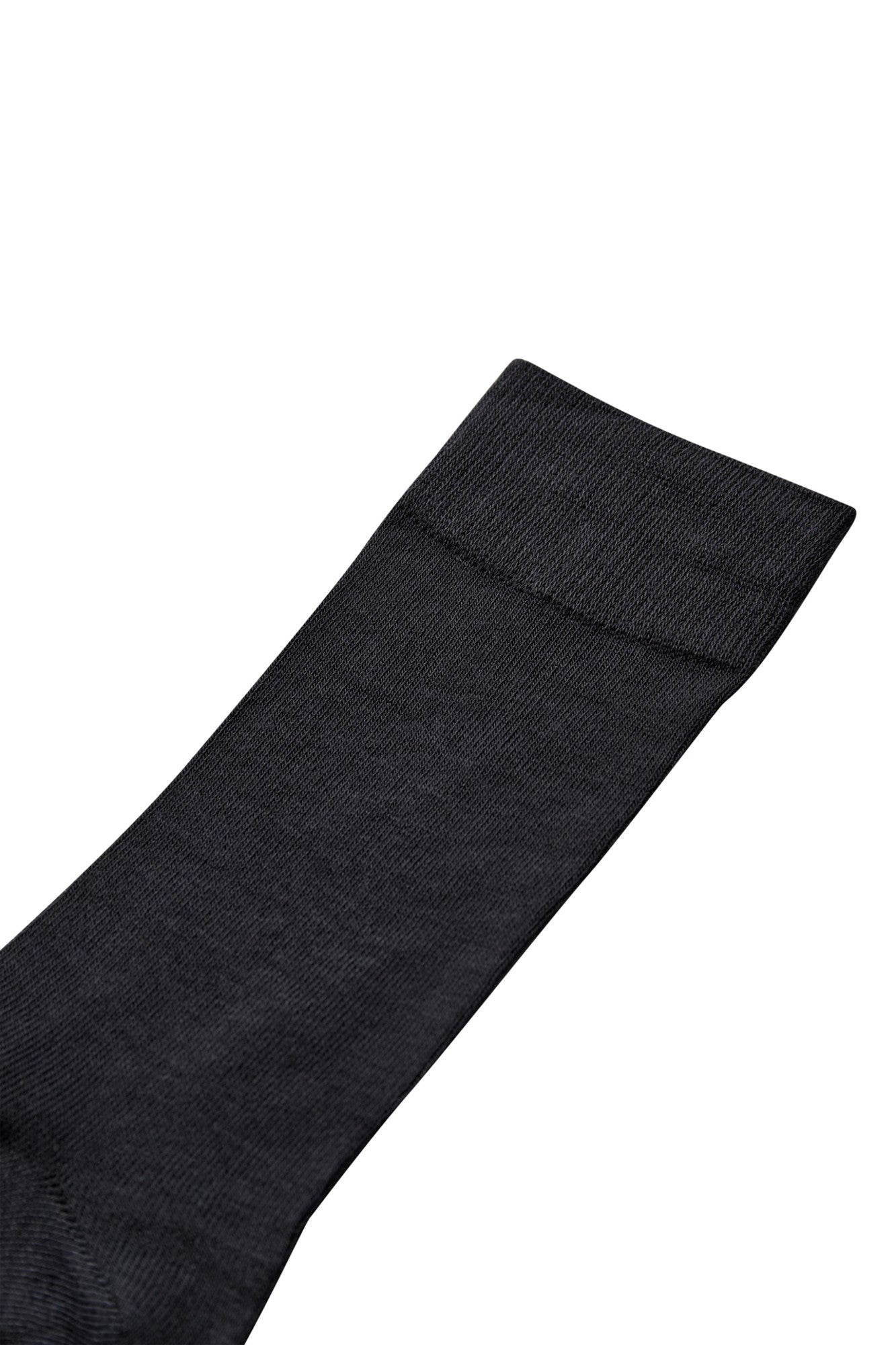 Temperaturregulerende Claudio bambus strømper i farven dark grey, holder fødderne varme og kølige