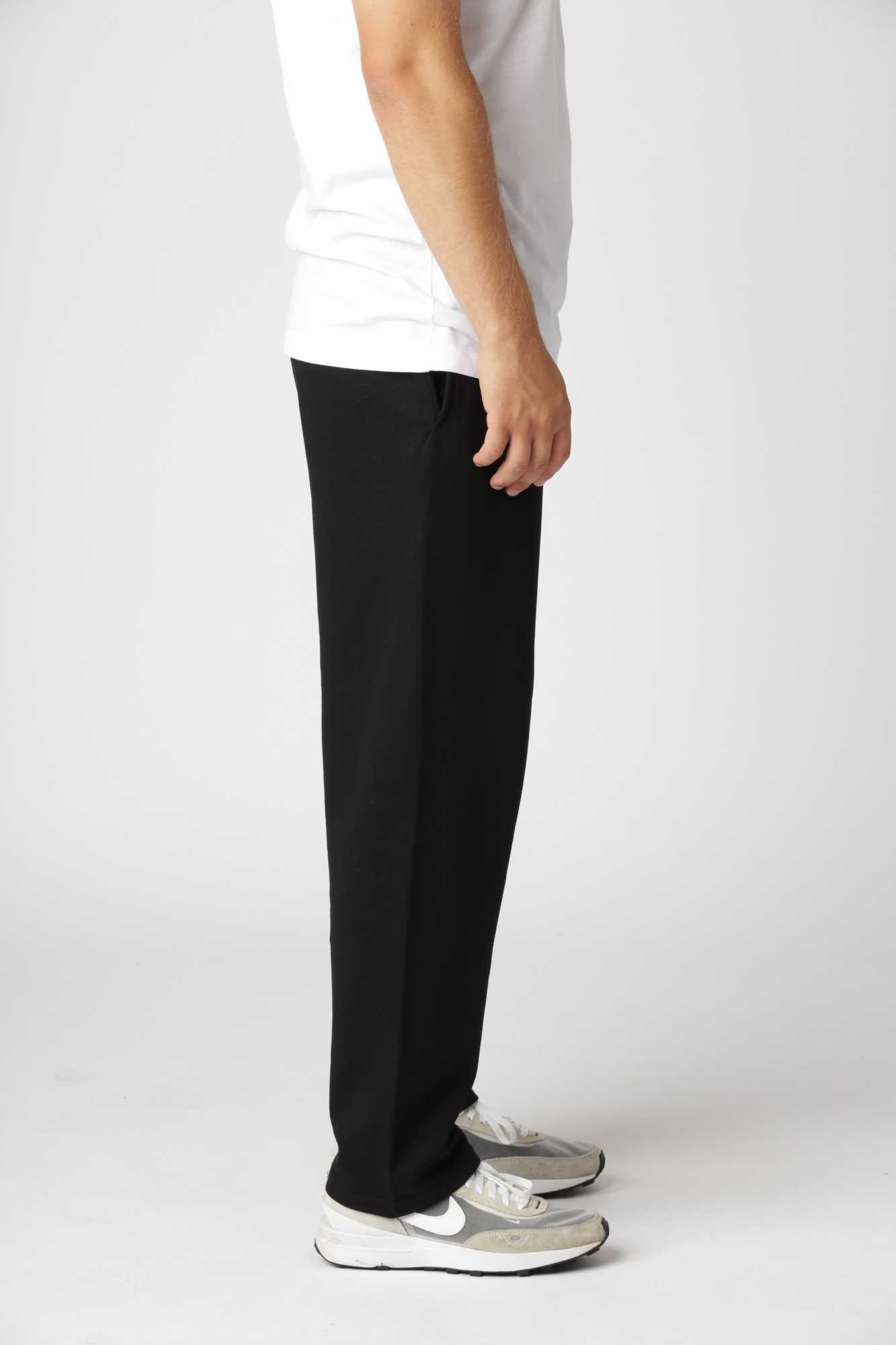 Classic Straight Sweatpants, Sort
